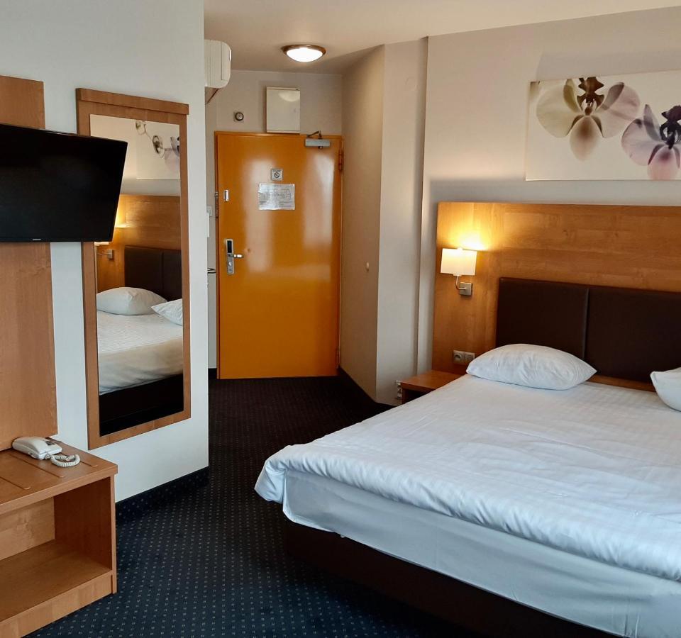 Poleczki Aparthotel *